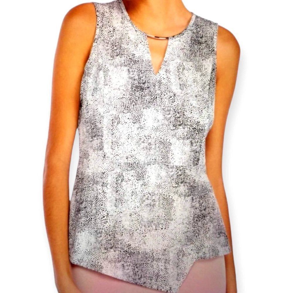 Sleeveless Reptile Cut Out Jewel Envelope Hemline Blouse NEW